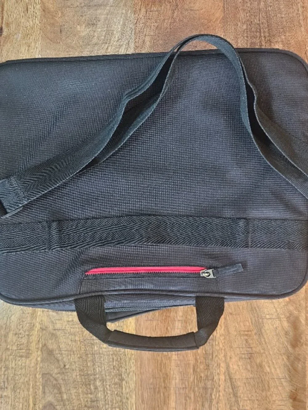 Case Logic Laptop Notebook Computer Bag Case Pockets Zipper Closure Black